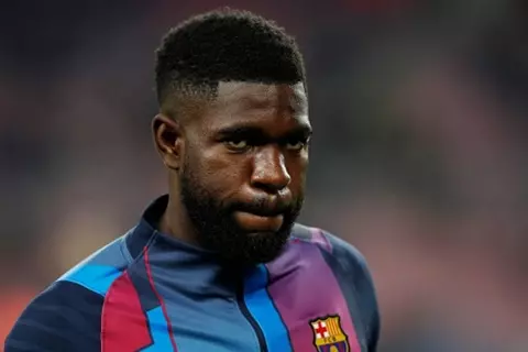 "توقفت عن أكل اللحوم والأسماك".. أومتيتي يتحدث عن معاناته مع الإصابة